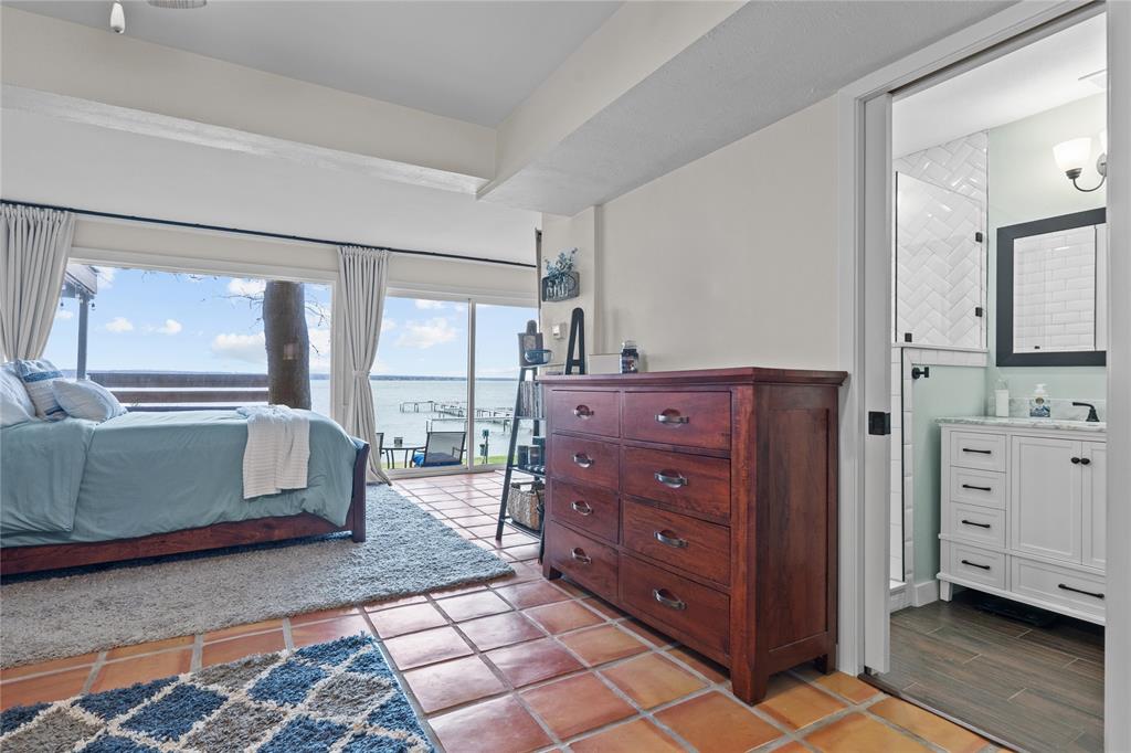 Chart House Condo The - Residential