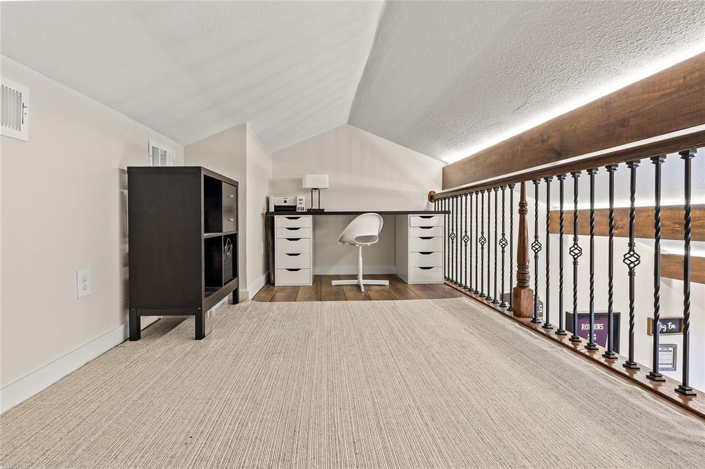 Chart House Condo The - Residential