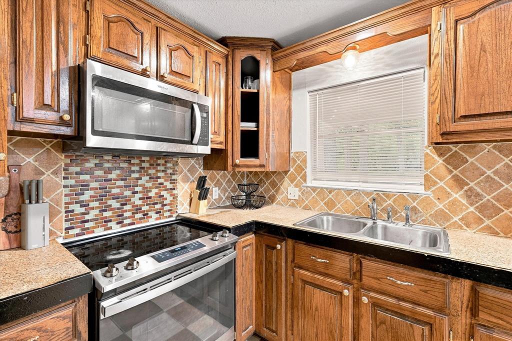 1813 Barron Lane