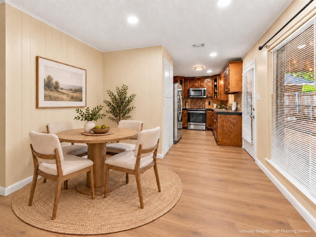 1813 Barron Lane