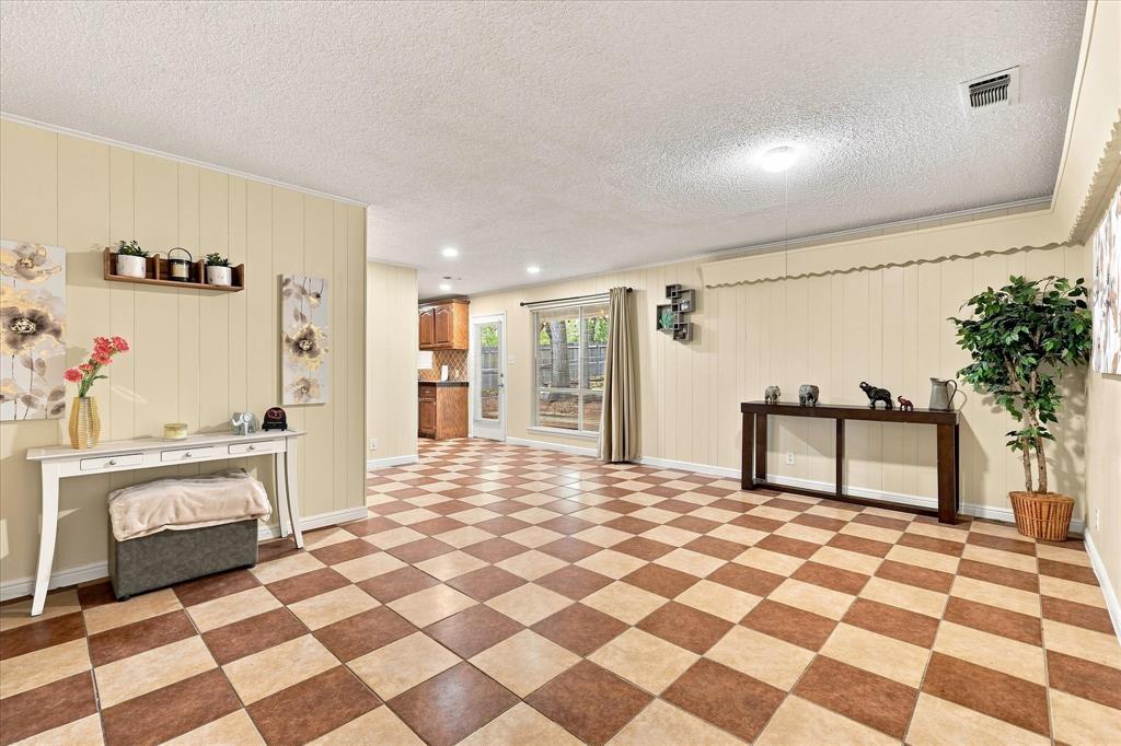 1813 Barron Lane