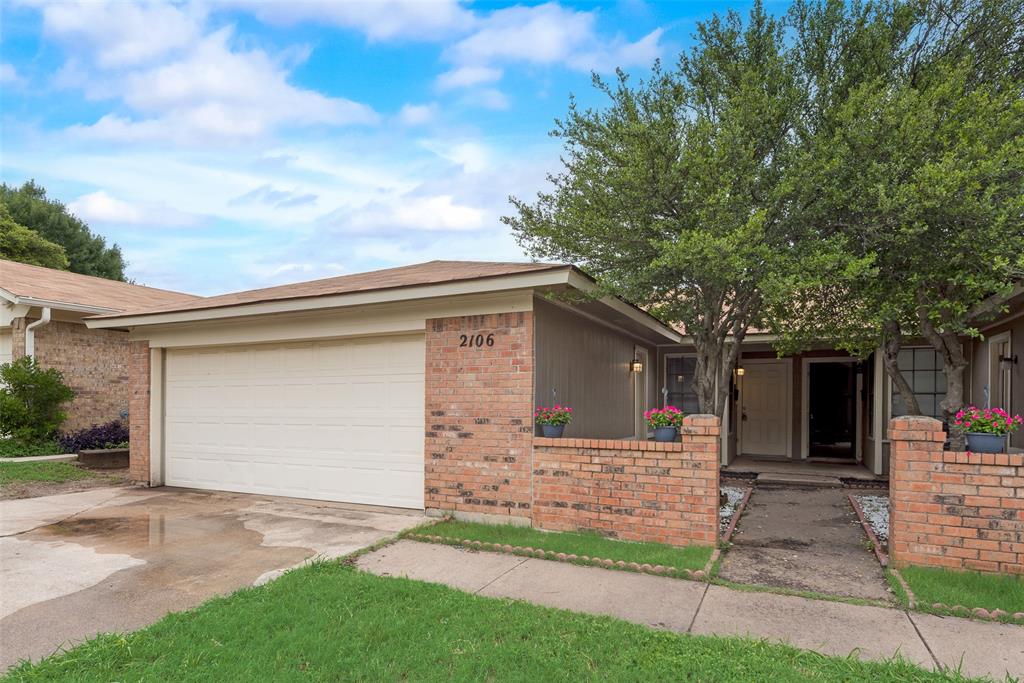 2106 Mistletoe Avenue