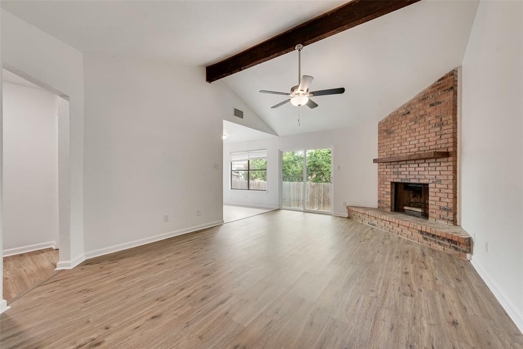 2106 Mistletoe Avenue