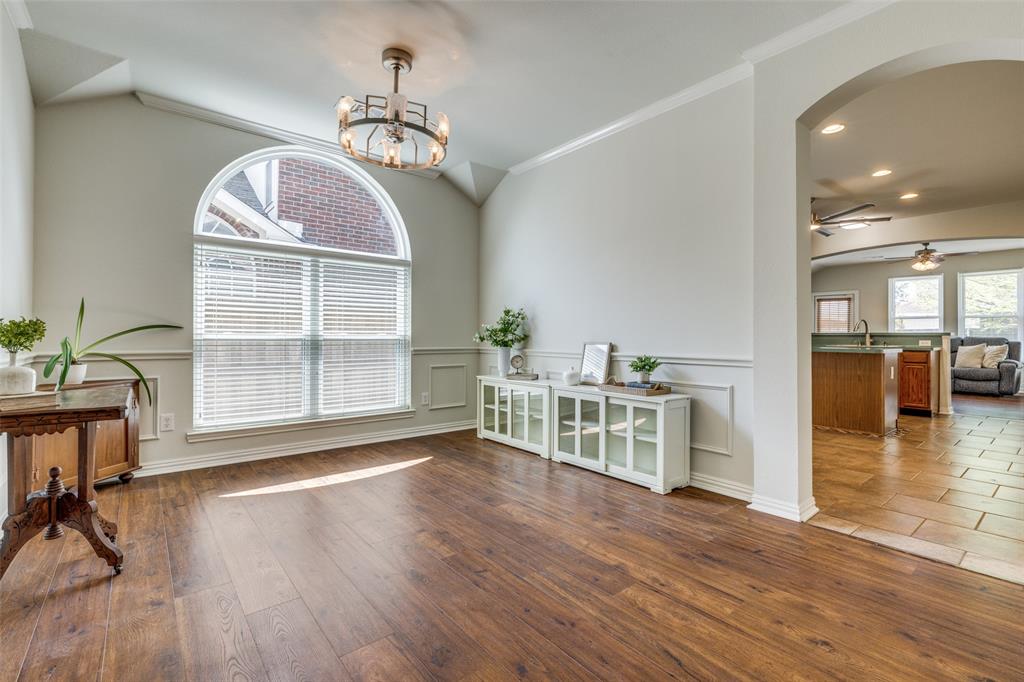 810 Parkview Circle