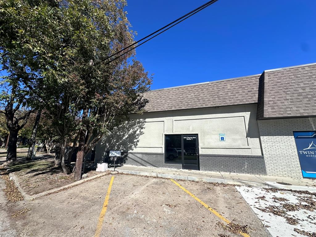 Town - Commercial Lease