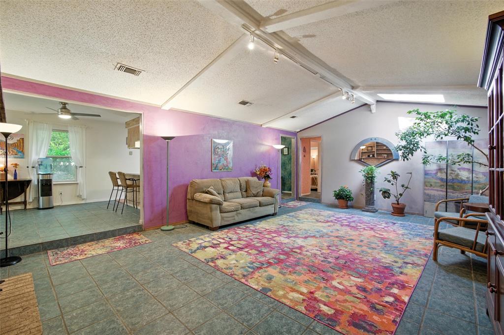 702 Keywe Place