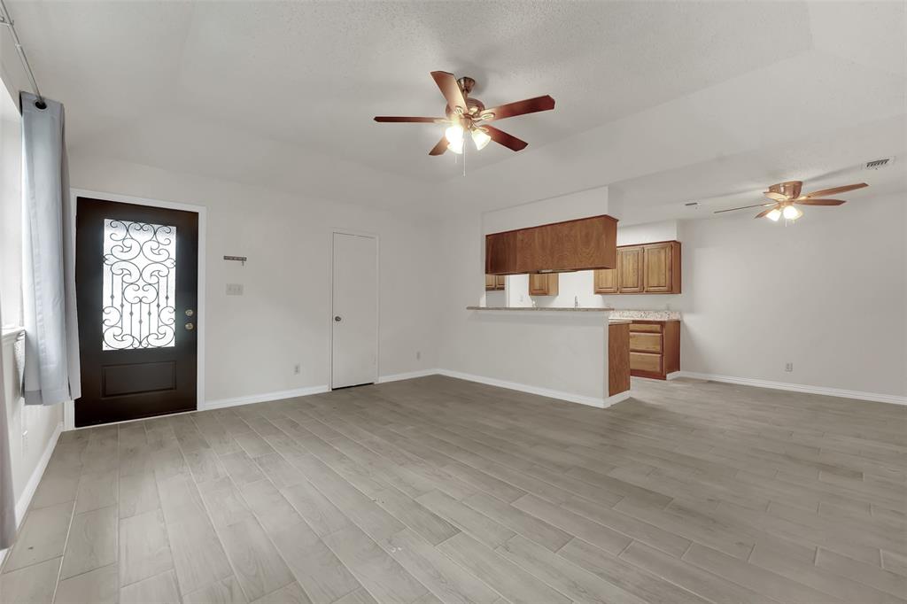 411 S Las Vegas Trail