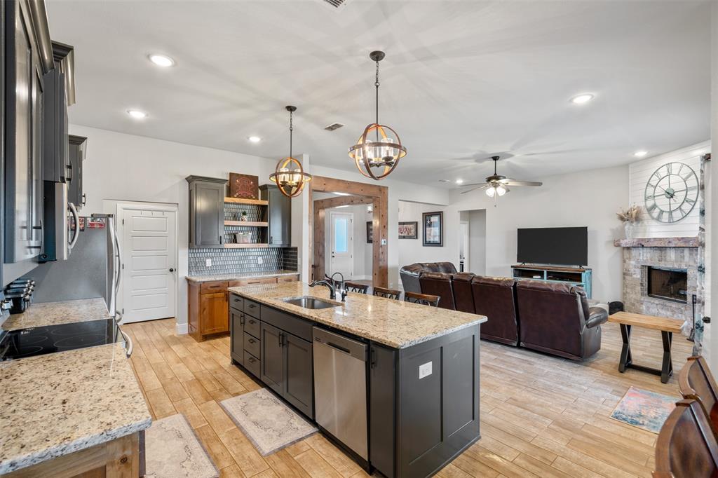 Woody Pointe - Residential