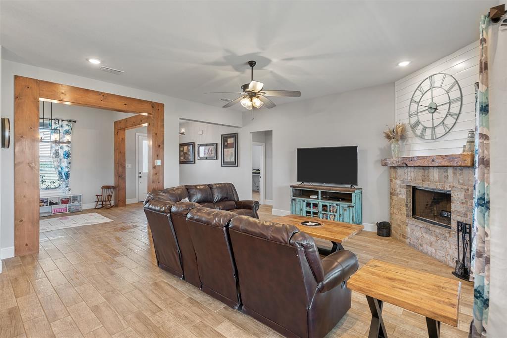 Woody Pointe - Residential