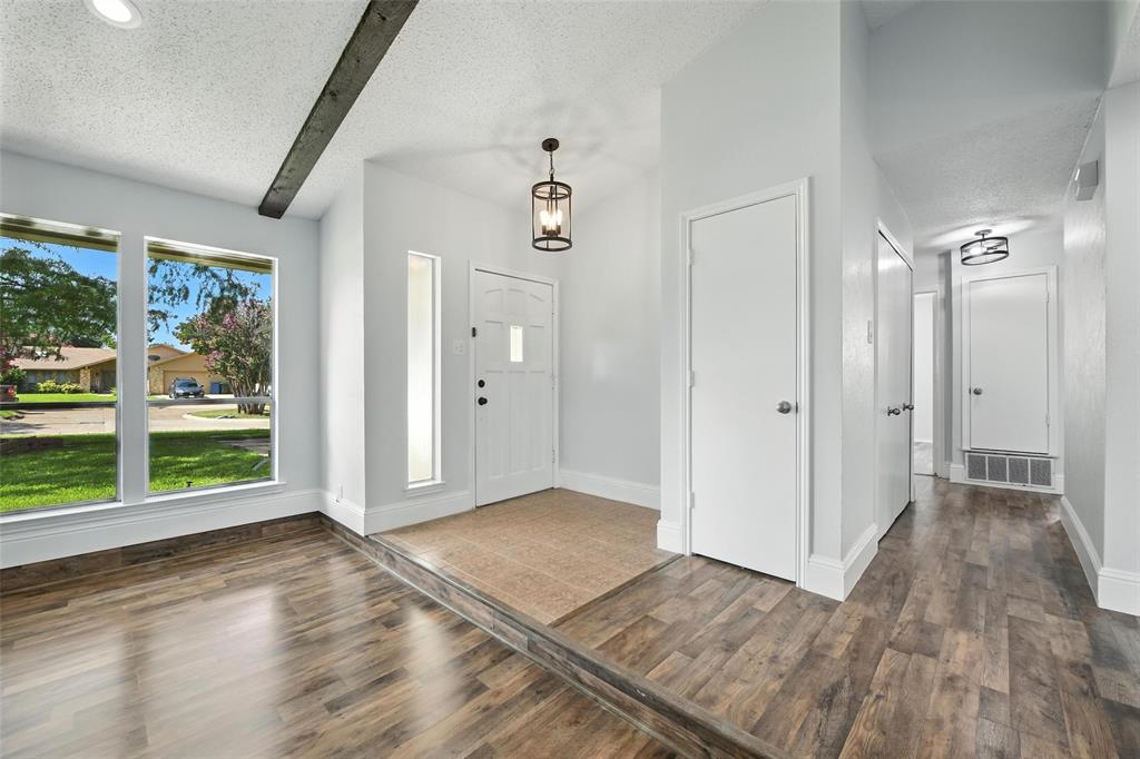 1106 Paluxy Court