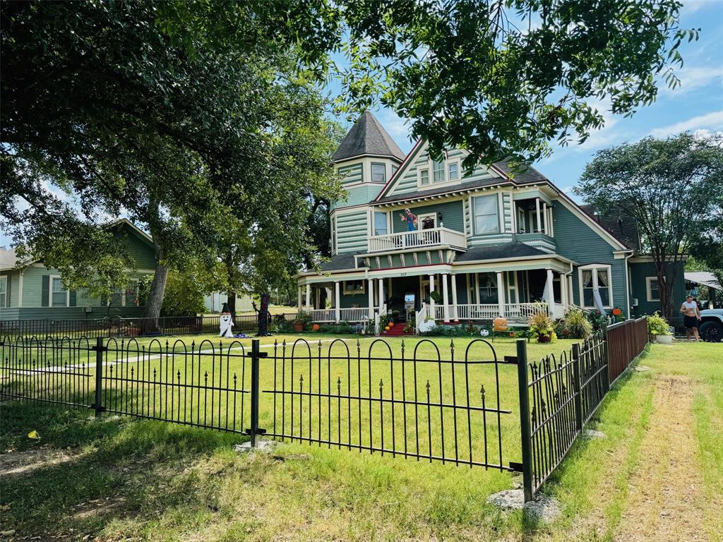 317 W Sam Rayburn Drive