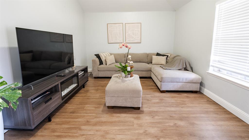 Los Palacios Estates - Residential
