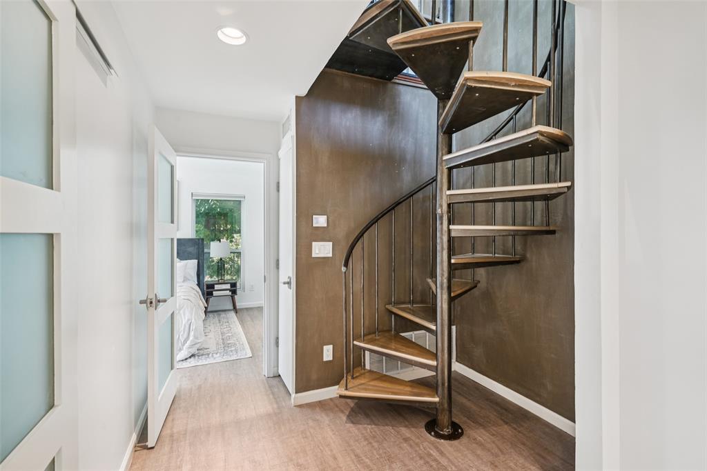 Bowser Twnhms 4102 - Residential