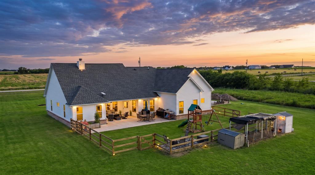 5692 County Road 1093