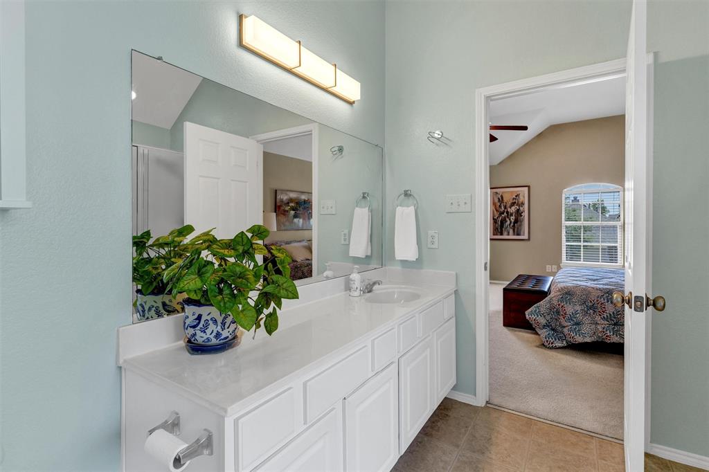 Fort Worth, Texas 76244, United States, 3 Bedrooms Bedrooms, ,3 BathroomsBathrooms,Residential,Pending,112372