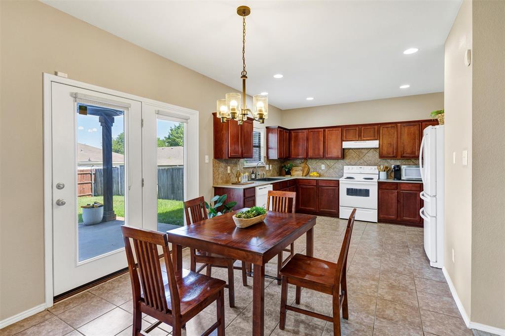 Fort Worth, Texas 76244, United States, 3 Bedrooms Bedrooms, ,3 BathroomsBathrooms,Residential,Pending,112372