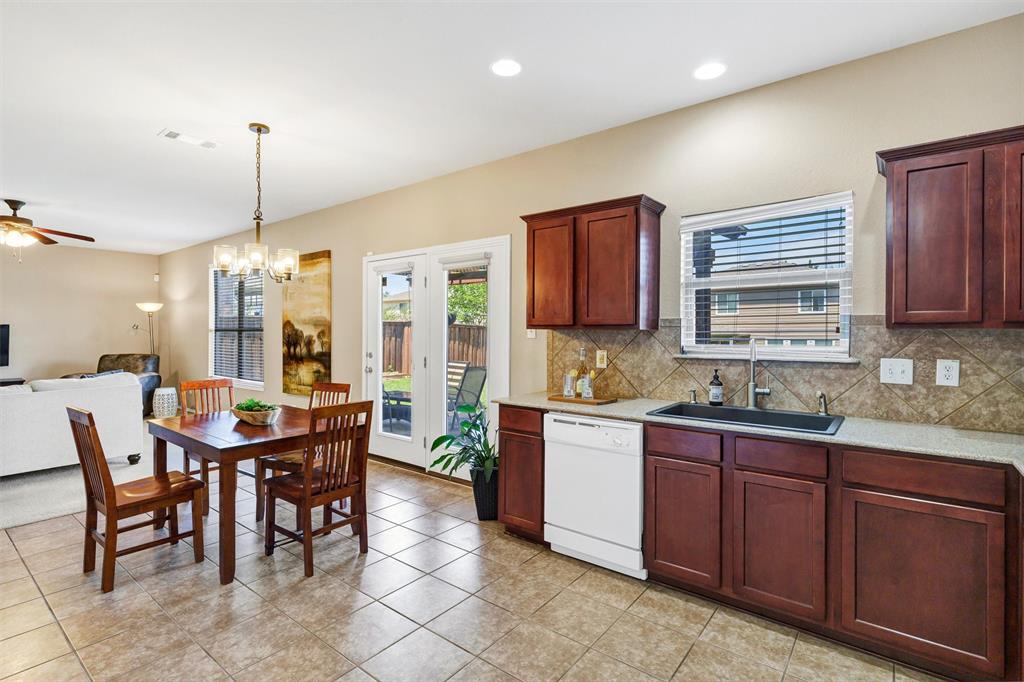 Fort Worth, Texas 76244, United States, 3 Bedrooms Bedrooms, ,3 BathroomsBathrooms,Residential,Pending,112372