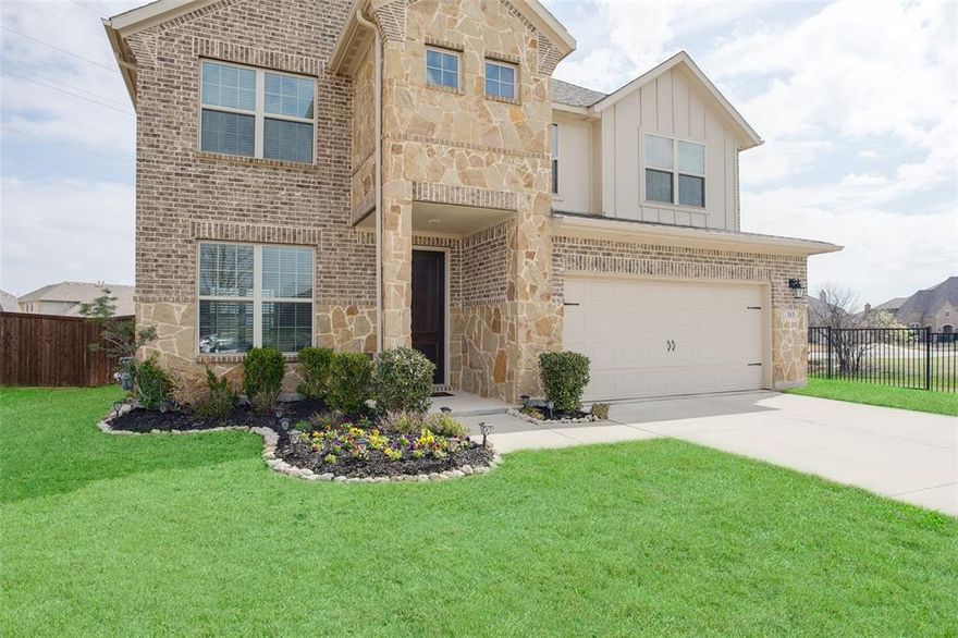 This spacious two story home with an open floor plan is located on the greenbelt in the highly desired Creekwood Addition.  The 4 bedroom, 3 bathroom home is in a cul-de-sac and has the most gorgeous vaulted ceilings with an abundance of natural light in the living area.  The kitchen offers granite countertops, stainless steel appliances, a stunning oversized island and a breakfast nook area overlooking the large backyard.  It features a flex room that can be used as a second dining space, a home office or playroom for children.  The primary bedroom, which is located upstairs, has a double vanity, a garden size tub, a separate shower and spacious walk-in-closet with built in shelving.  Creekwood is an established neighborhood with amenities including walking trails, a pool, two ponds, playground and many community events throughout each year.