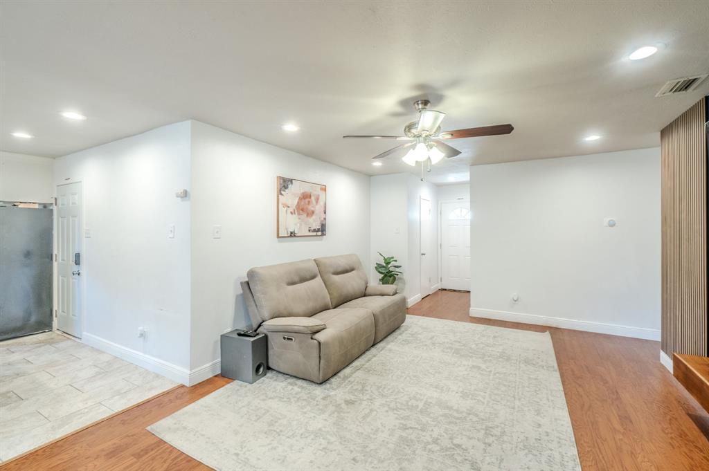 1011 Whippoorwill Court