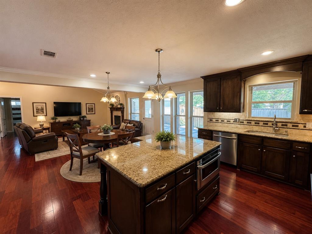 3203 Lemmontree Lane