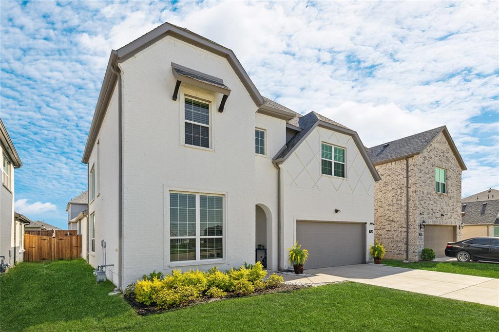 704 Fencerow Trail