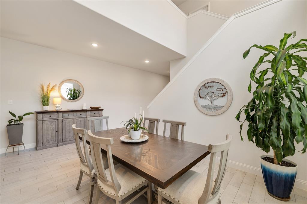 704 Fencerow Trail