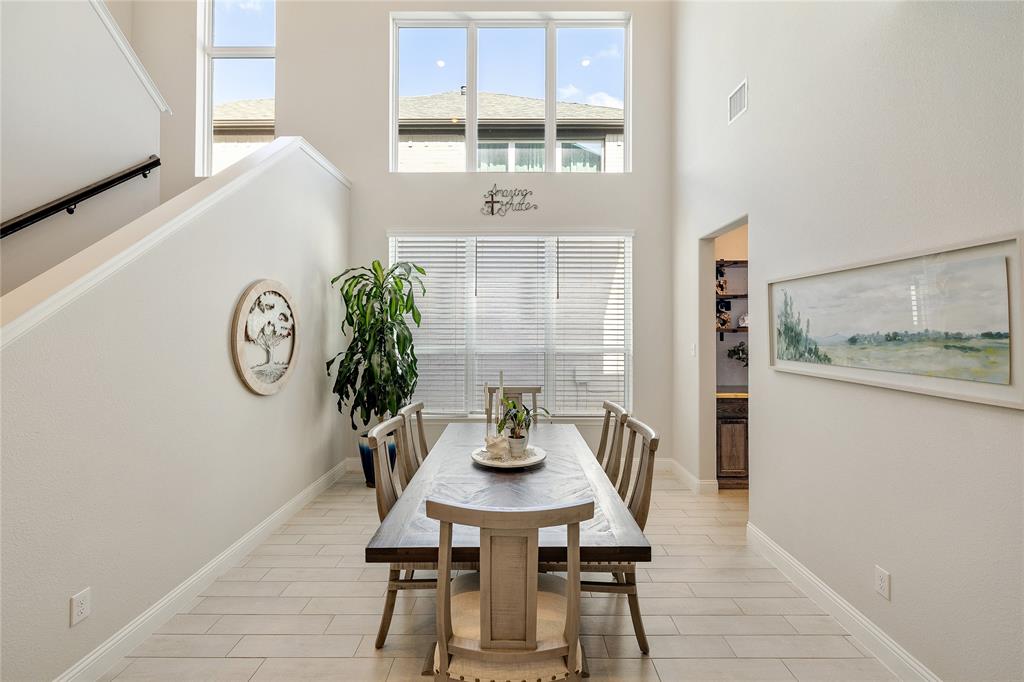 704 Fencerow Trail