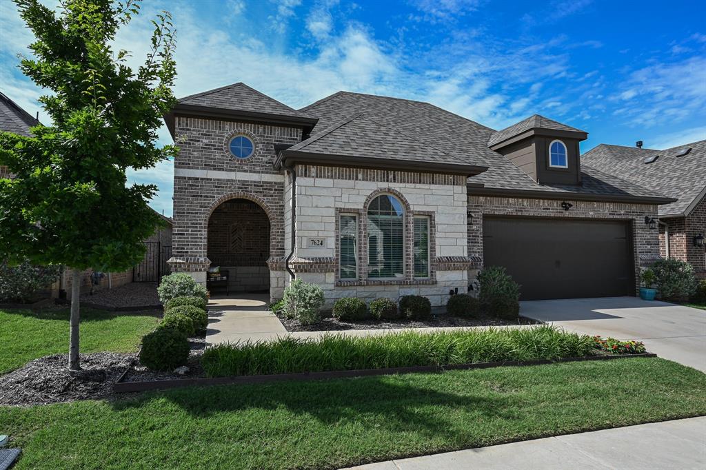 7624 Vista Bella Way