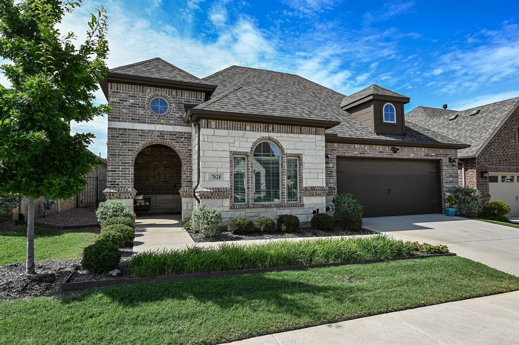 7624 Vista Bella Way