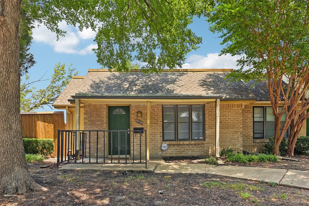 View Dallas, TX 75240 townhome