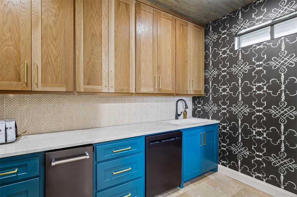 Lassater Guy Addl - Commercial Sale