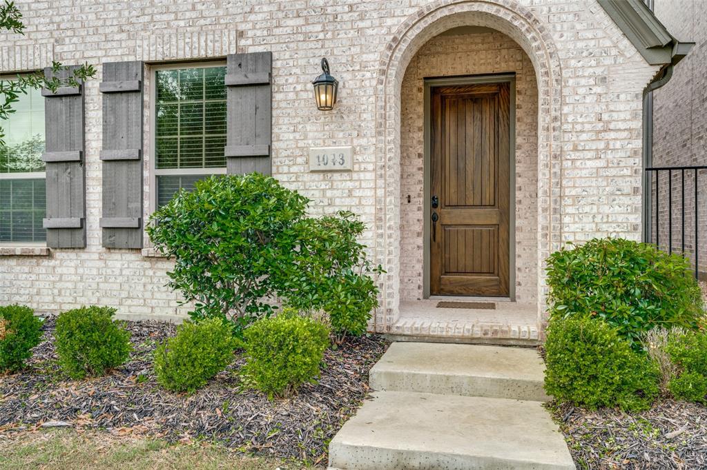 1043 Sarah Street