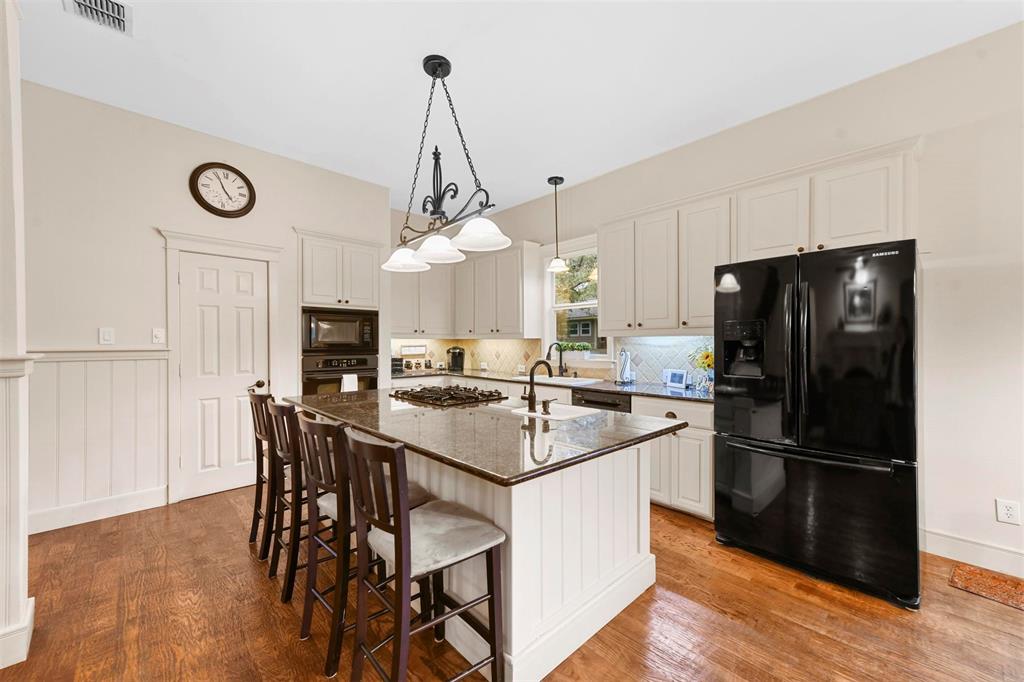 Valley View, Texas 76272, United States, 3 Bedrooms Bedrooms, ,3 BathroomsBathrooms,Residential,Active,33816