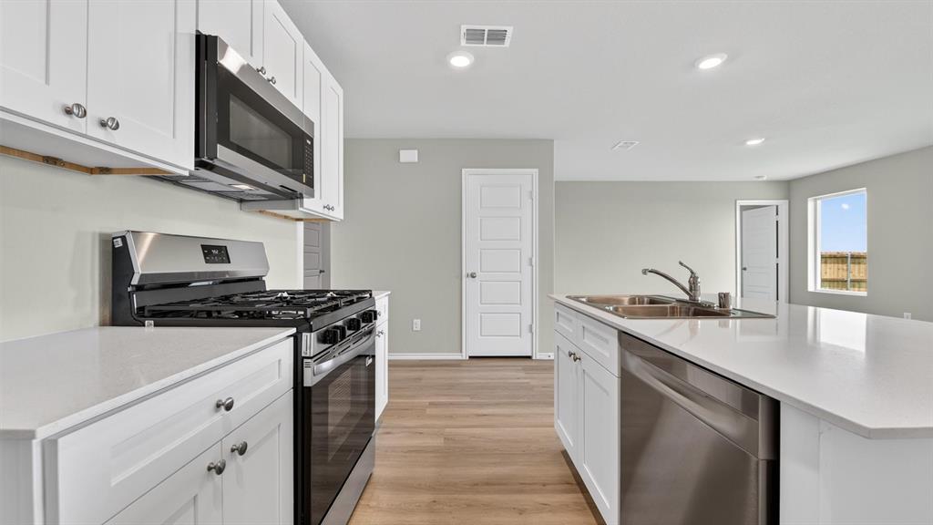 2225 BAKERSFIELD Drive