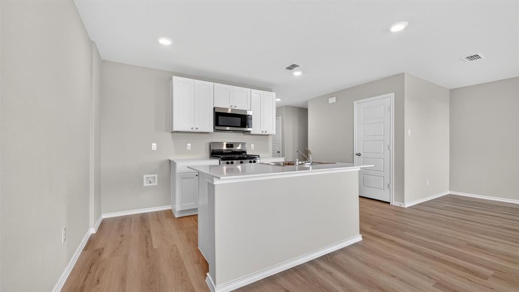 2225 BAKERSFIELD Drive