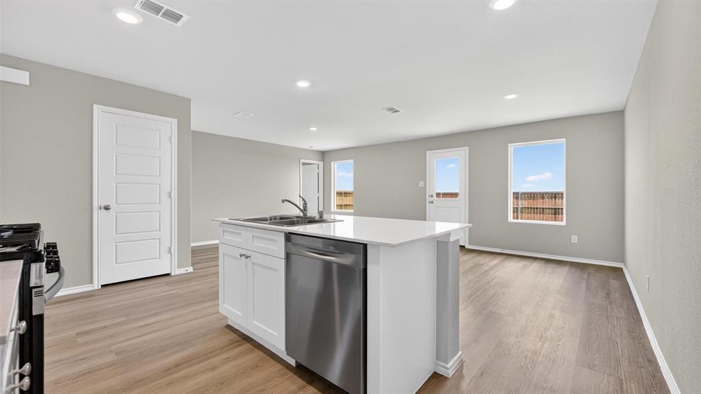 2225 BAKERSFIELD Drive