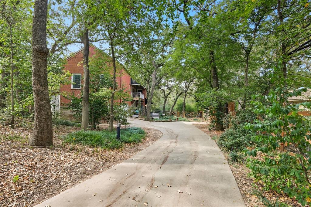1221 Circle Lane