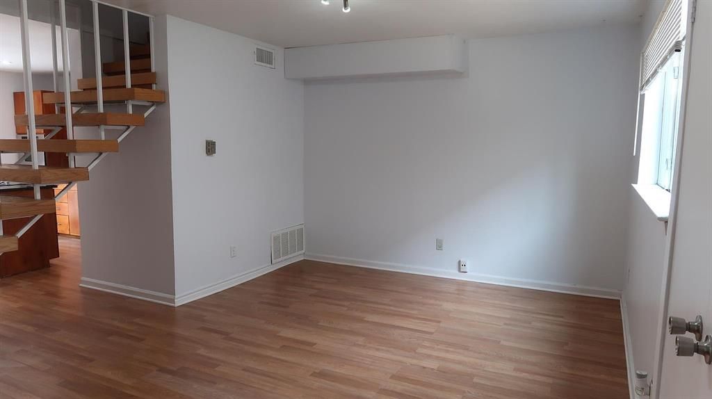 Photo of 4021 Cole Avenue #204, Dallas, TX 75204 (MLS # 21272723)