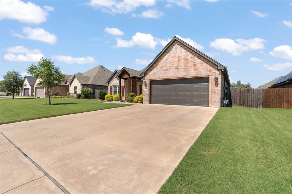 905 Bent Wood Lane