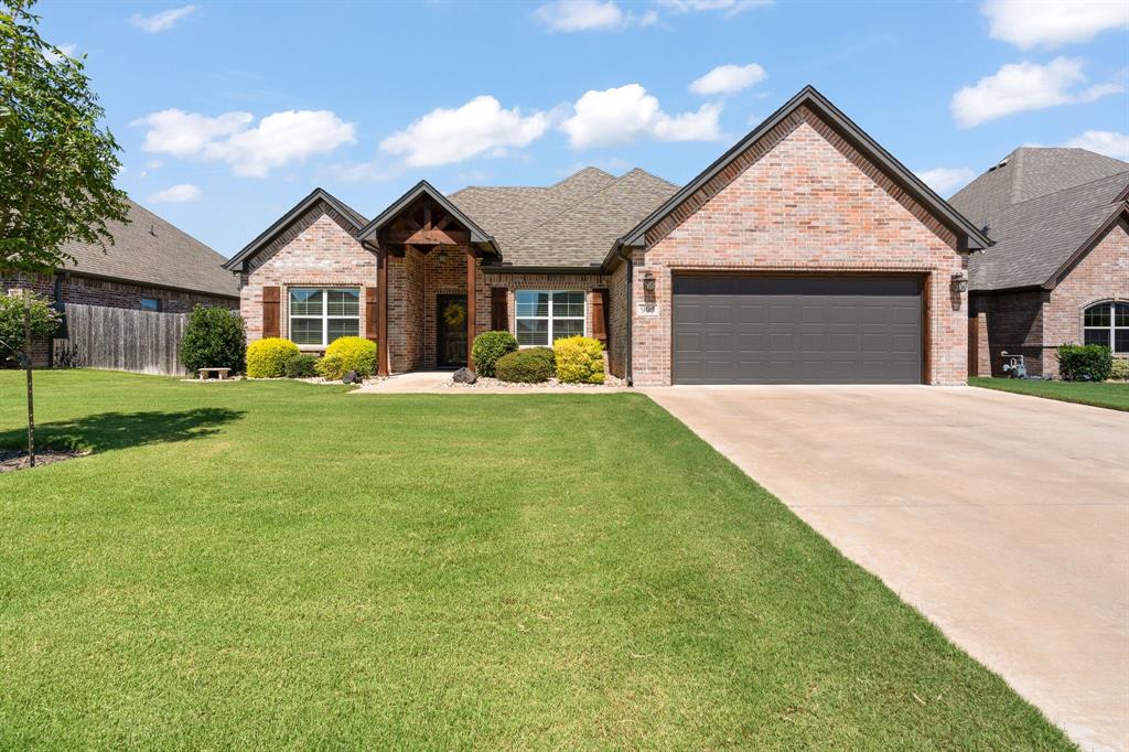 905 Bent Wood Lane