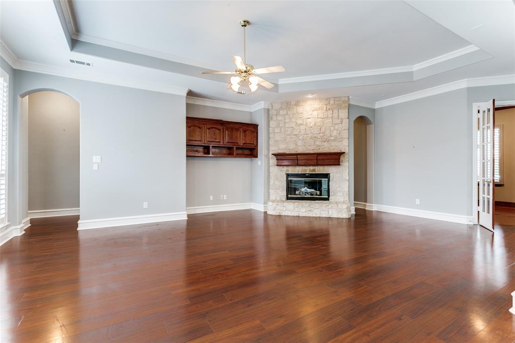 1121 Riverwalk Court