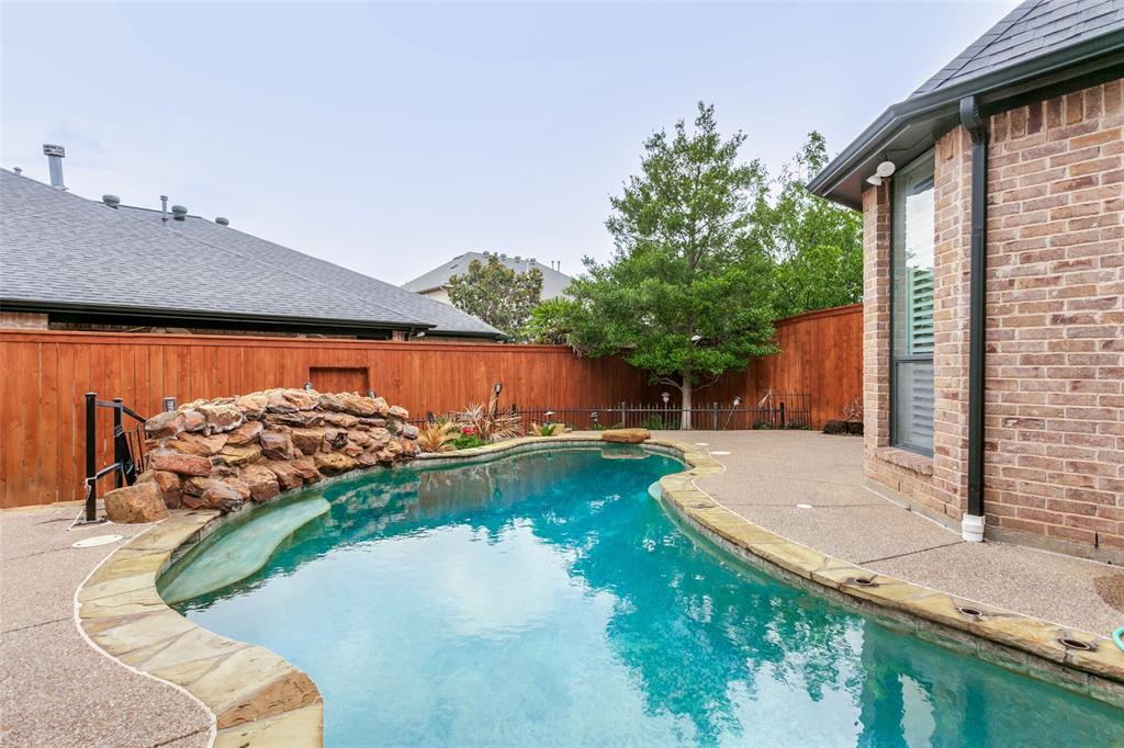1121 Riverwalk Court