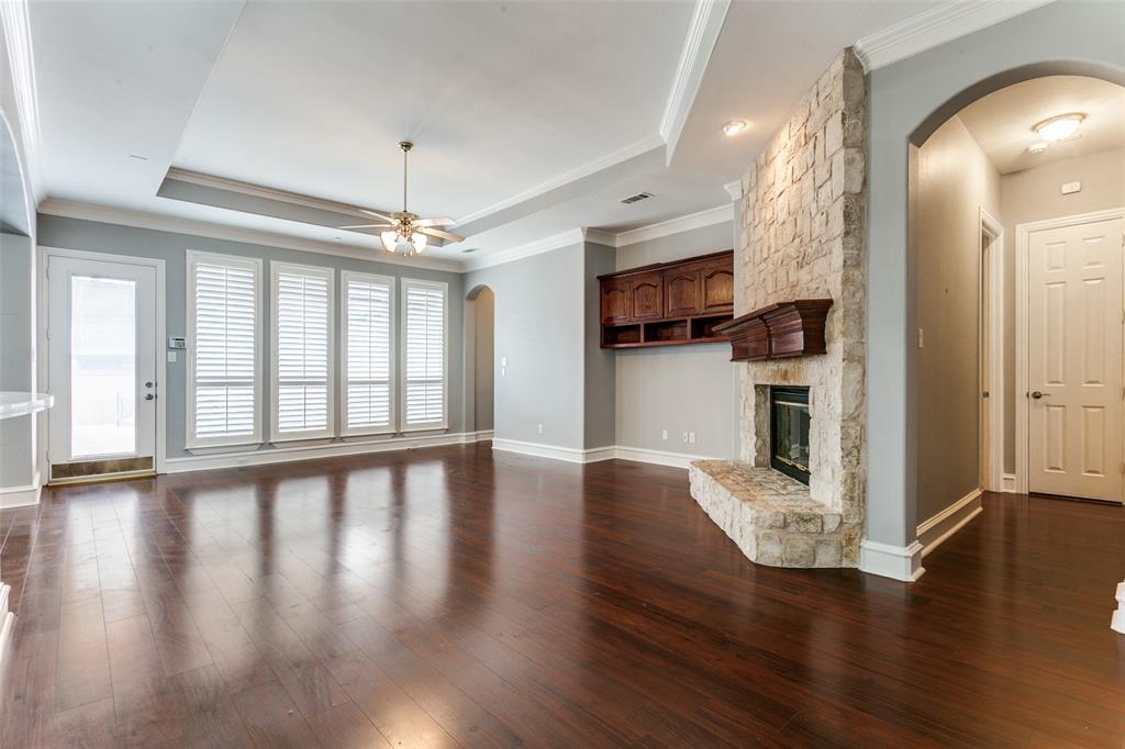 1121 Riverwalk Court