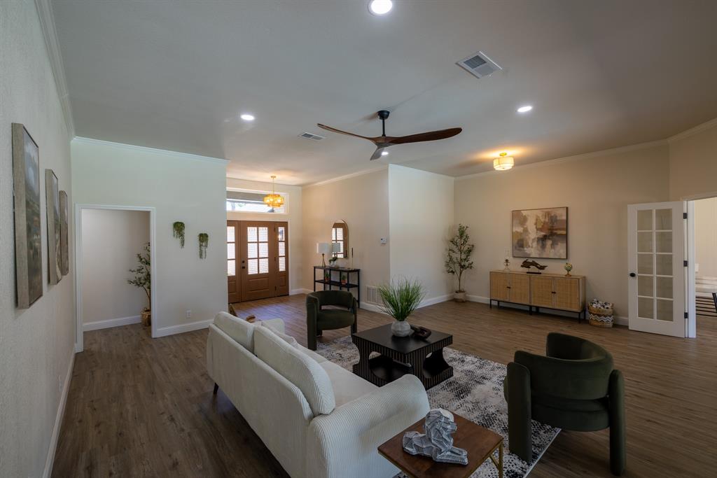 612 Aqua Vista Drive