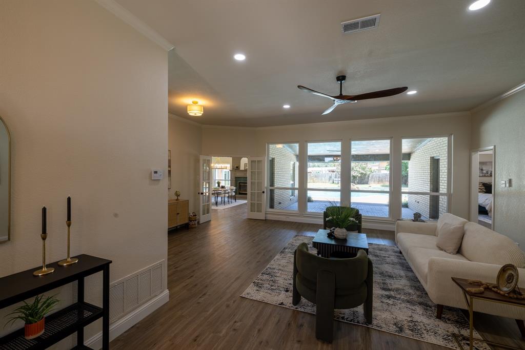 612 Aqua Vista Drive