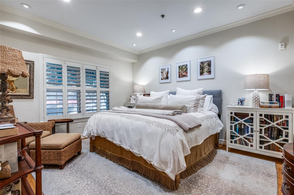 Wyndemere Condo - Residential