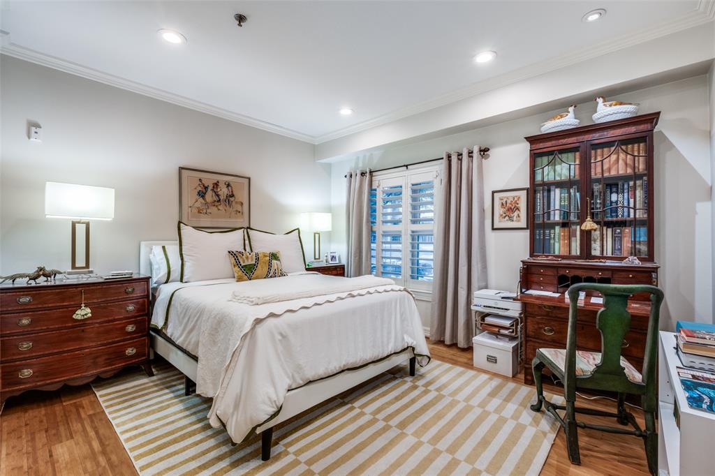 Wyndemere Condo - Residential