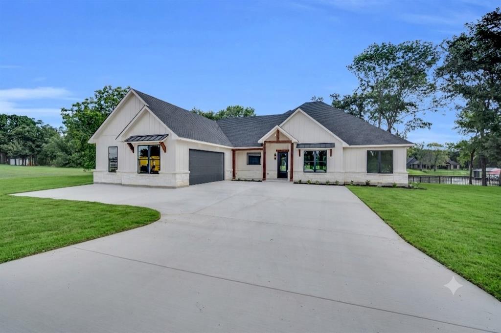 1071 Trumbull