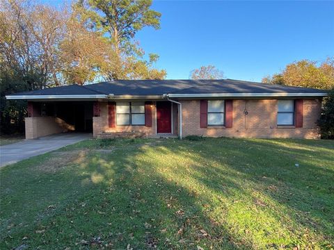 A home in Corsicana