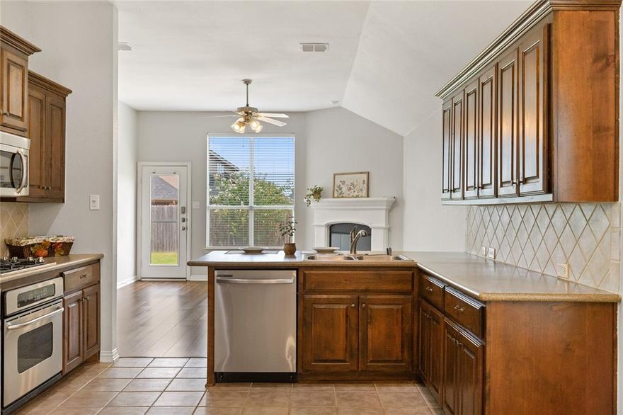 Lakeside Living! Enjoy the perfect location in an established neighborhood with exemplary Frisco ISD and fantastic community amenities. Relax by the beautiful catch-and-release fishing ponds or spend your weekends enjoying swimming pools, including a kids’ splash pool, volleyball court, scenic trails, and lush greenbelts. This move-in ready home offers 3 bedrooms, 2 baths, plus a private study, ideal for a home office or flex space. The kitchen features stainless steel appliances, a gas cooktop, and plenty of counter space. Refrigerator, washer, and dryer are included for your convenience.
Step outside to an oversized backyard with a patio, perfect for entertaining or relaxing outdoors.